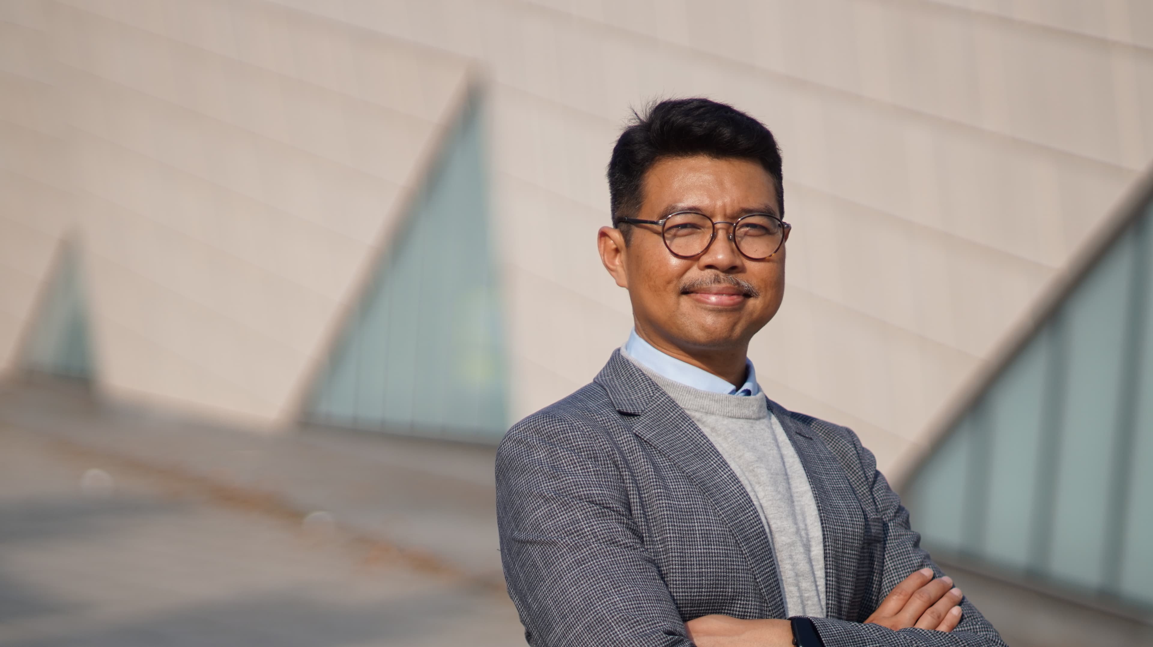 Stories Across Seas: Prof Nazry Bahrawi’s Exploration of Malay-Indonesian Narratives